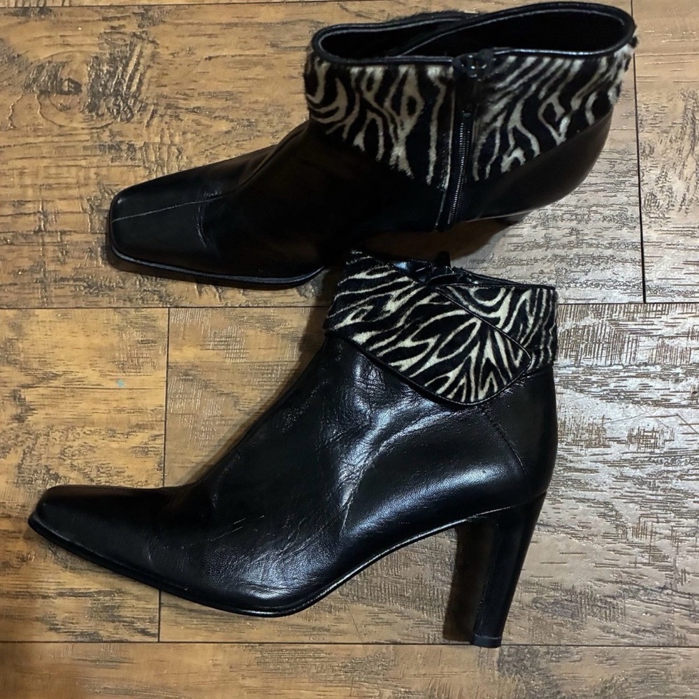 Dress flex black leather heeled booties square toe/heel zebra print details Sz 8